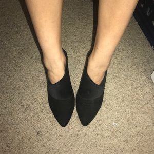 Vera wang black heels